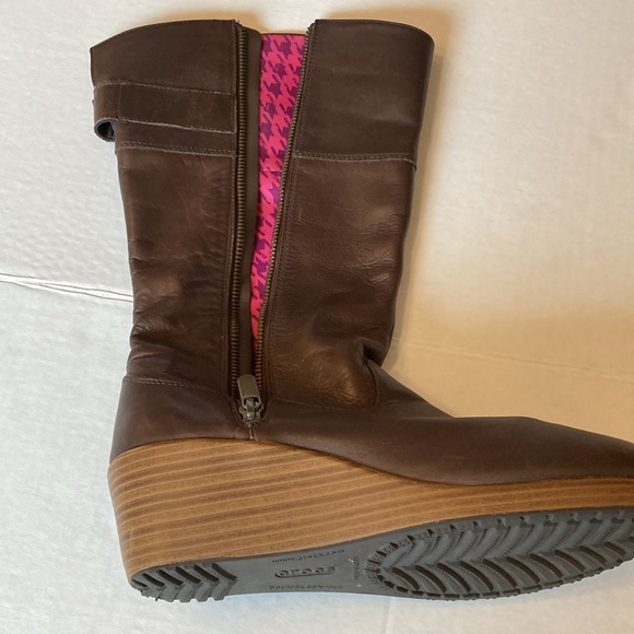 Crocs brown wedge boot size 8 - Picture 3 of 8